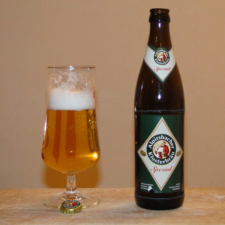 photo d'un verre de bire Alpirsbacher Klosterbrau Spezial 