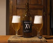 photo de la bouteille et du verre