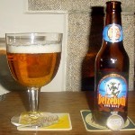 photo de la bouteille et du verre