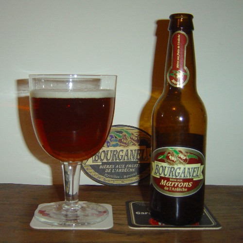 photo d'un verre de bire Bourganel Marrons