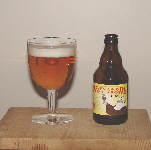 photo de la bouteille et du verre