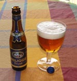photo de la bouteille et du verre