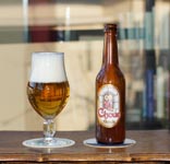 photo de la bouteille et du verre