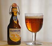 photo de la bouteille et du verre