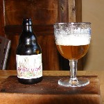 photo de la bouteille et du verre