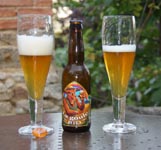 photo de la bouteille et du verre