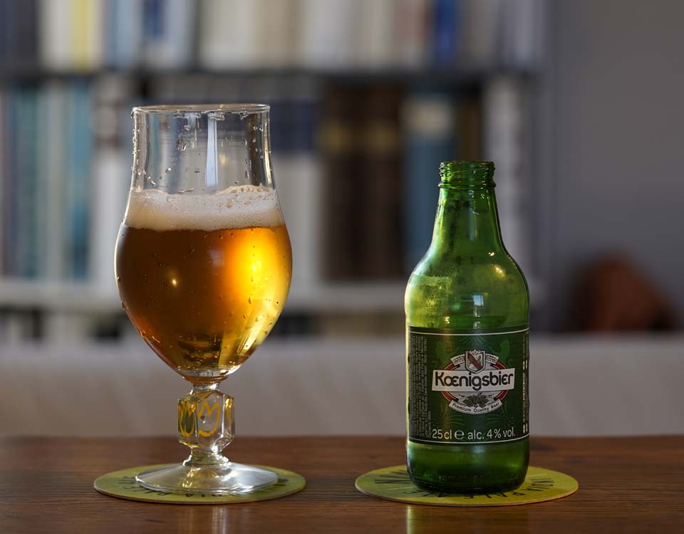 photo d'un verre de bire Koenigsbier