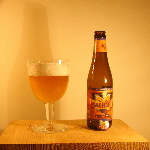 photo de la bouteille et du verre