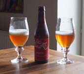 photo de la bouteille et du verre