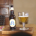 photo de la bouteille et du verre
