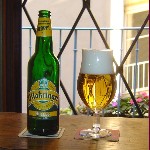 photo de la bouteille et du verre
