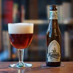 photo de la bouteille et du verre