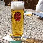 photo de la bouteille et du verre