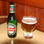 photo de la bouteille et du verre