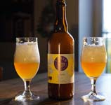 photo de la bouteille et du verre