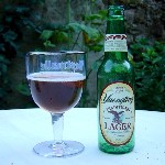photo de la bouteille et du verre