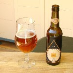 photo de la bouteille et du verre